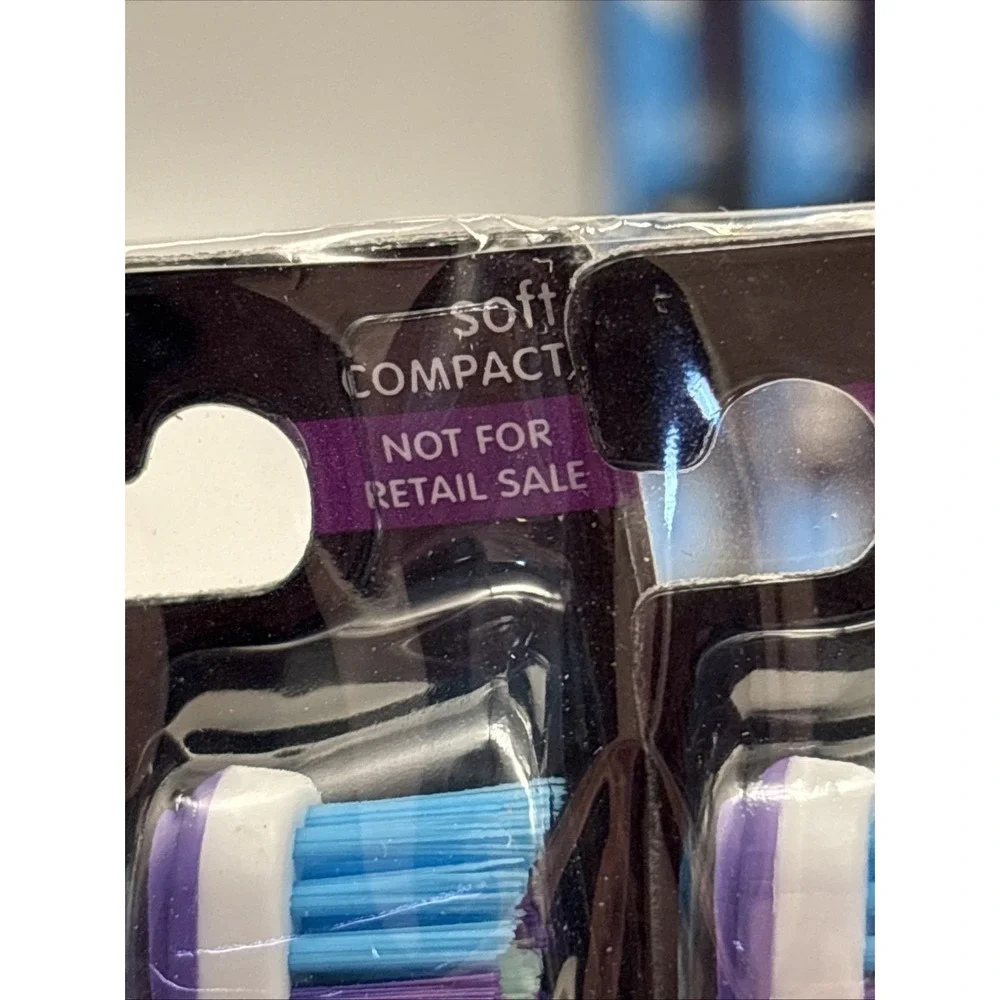 (18) Lot  Reach Total Care Floss Clean Toothbrush- Soft  Assorted Bulk Lot